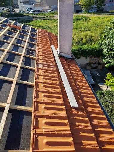 Pose de tuiles Arles